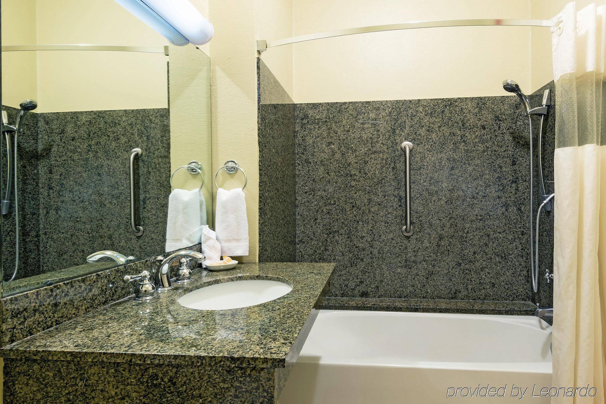La Quinta Inn & Suites Covington - photo 14