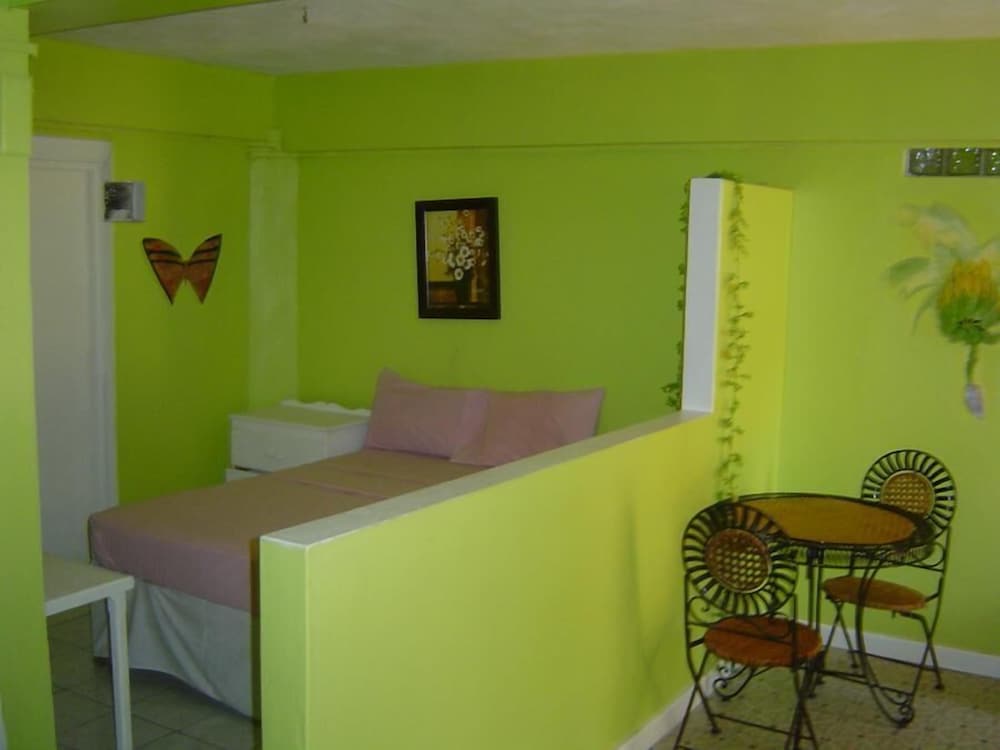 Bay Hill Apartments 6150906 — Kingstown