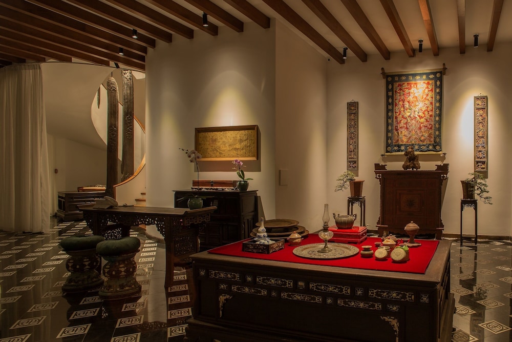 aNhill Boutique — Hue — photo 4