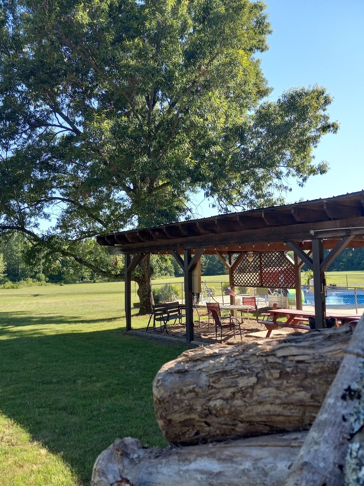 Cedar Falls Motel - photo 23