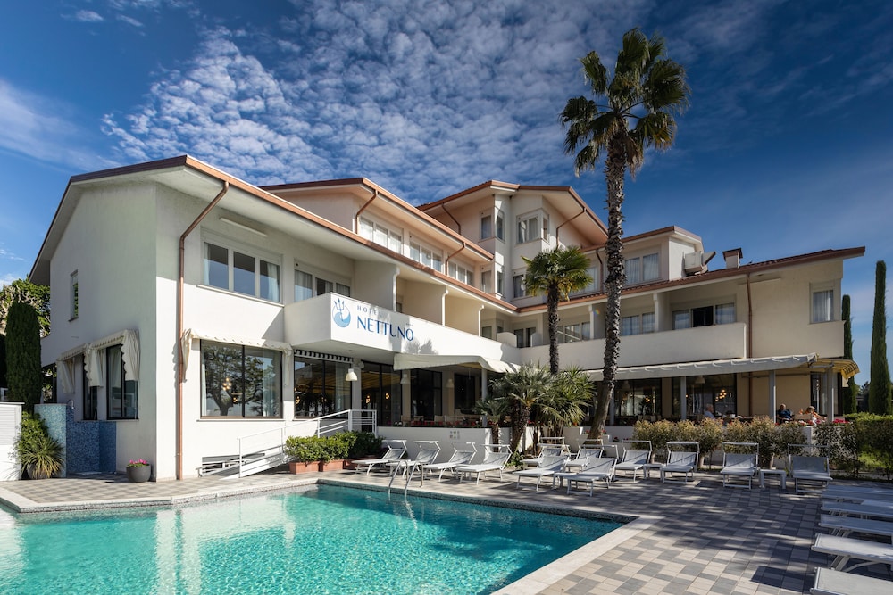 Hotel Nettuno - carbon neutral hotel in Bardolino