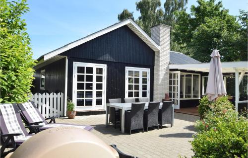 Holiday Home Juelsminde With Fireplace 1 — 4-Star Luxury Hotel in Juelsminde, Denmark
