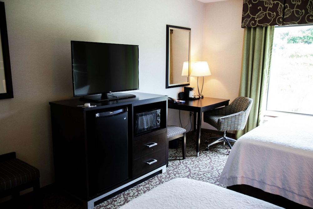 Hampton Inn & Suites Sharon - photo 24