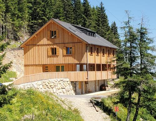 Mozirska koča in Mozirje, Slovenia