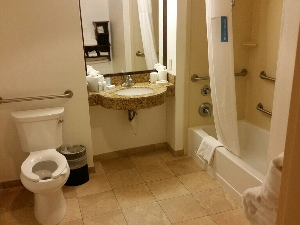Hampton Inn Garden City Long Island - photo 16