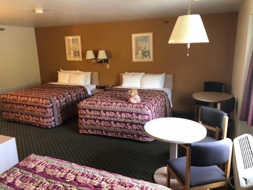 Kings Inn Cody - photo 24