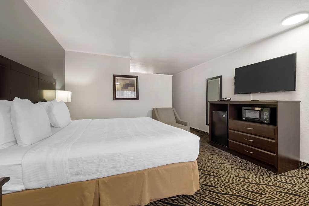 Best Western Red Carpet Inn - photo 4