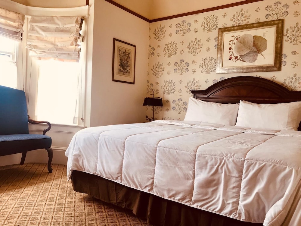 Pacific Grove Inn - photo 12