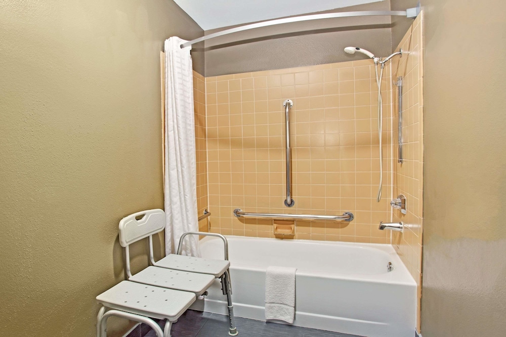 Super 8 by Wyndham Fort Collins - photo 16