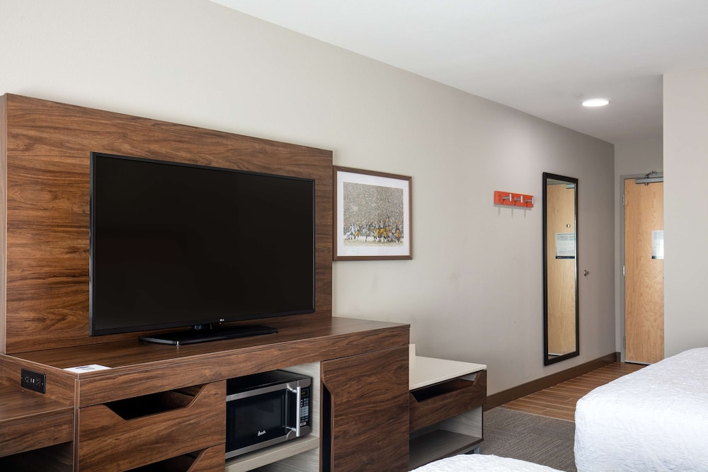 Hampton Inn by Hilton Green Bay Stadium - photo 13