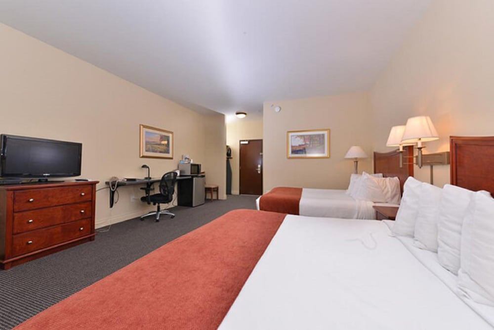 Blue Spruce Inn - photo 9