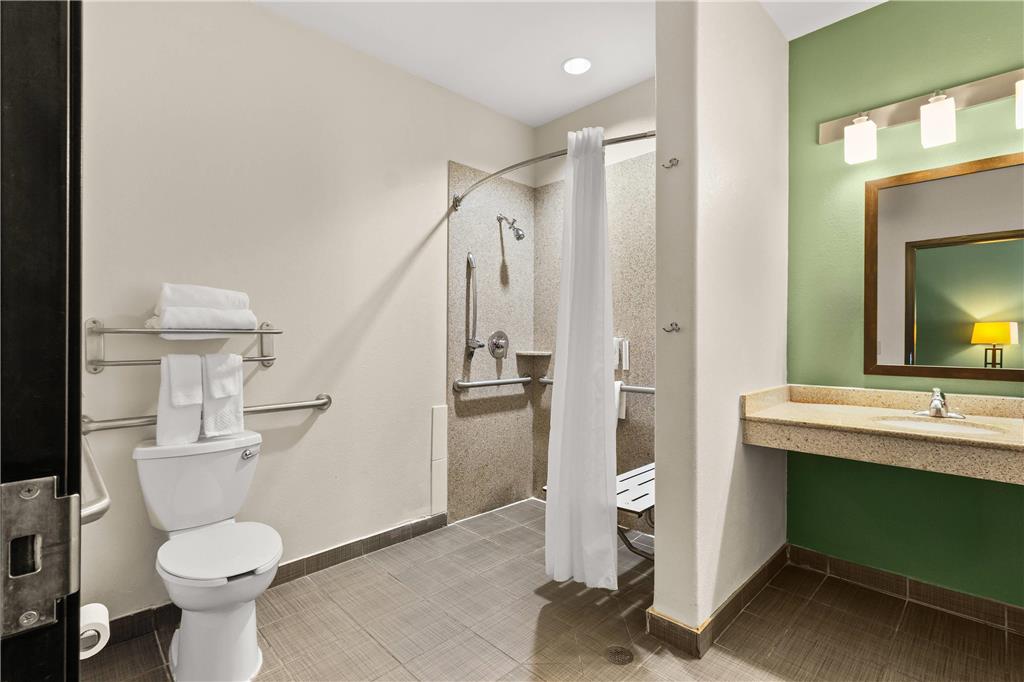 Sleep Inn & Suites Bush Intercontinental IAH East - photo 12