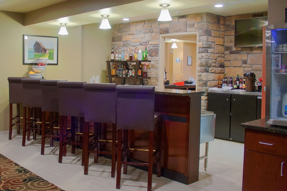 Cobblestone Inn and Suites Winterset - photo 56