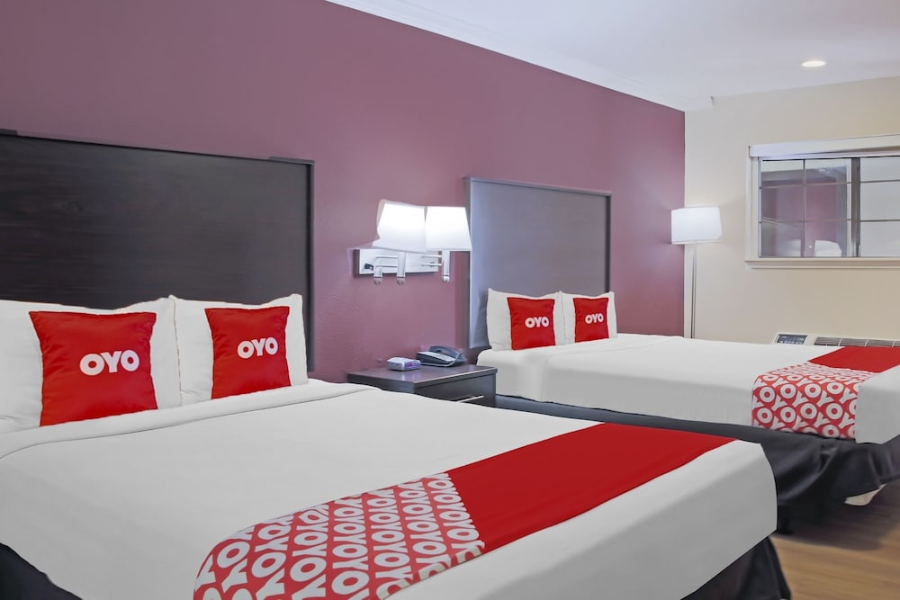 OYO Hotel McAllen Airport South - photo 42