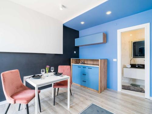 Apartments Tayra Superior studio apartment with balcony BR1