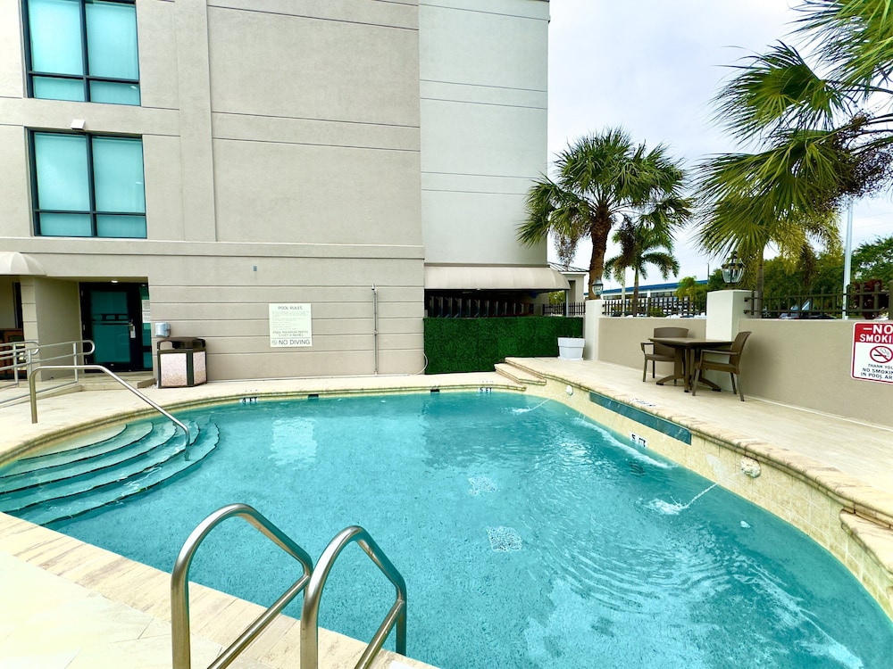 Holiday Inn Express Hotel & Suites Tampa Northwest Oldsmar by IHG - photo 29