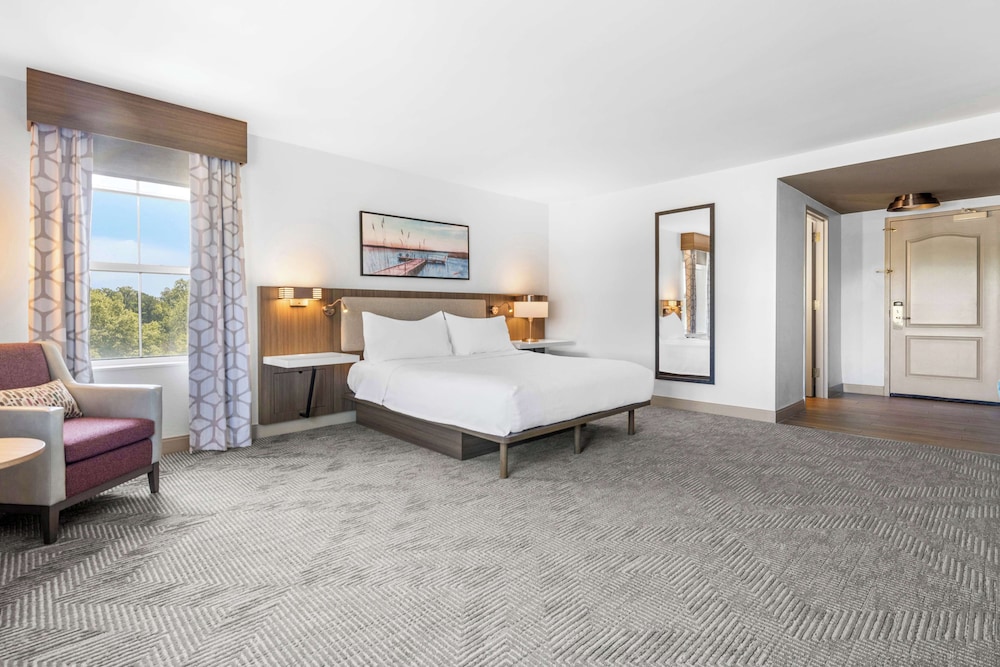 Hilton Garden Inn Suffolk Riverfront - photo 18