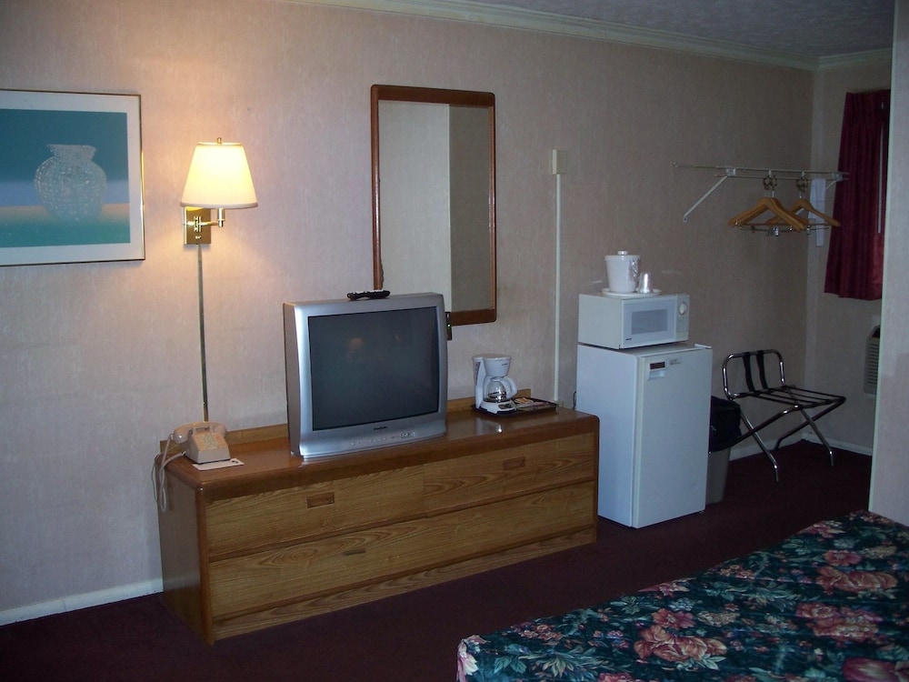 Castlewood Inn - photo 33