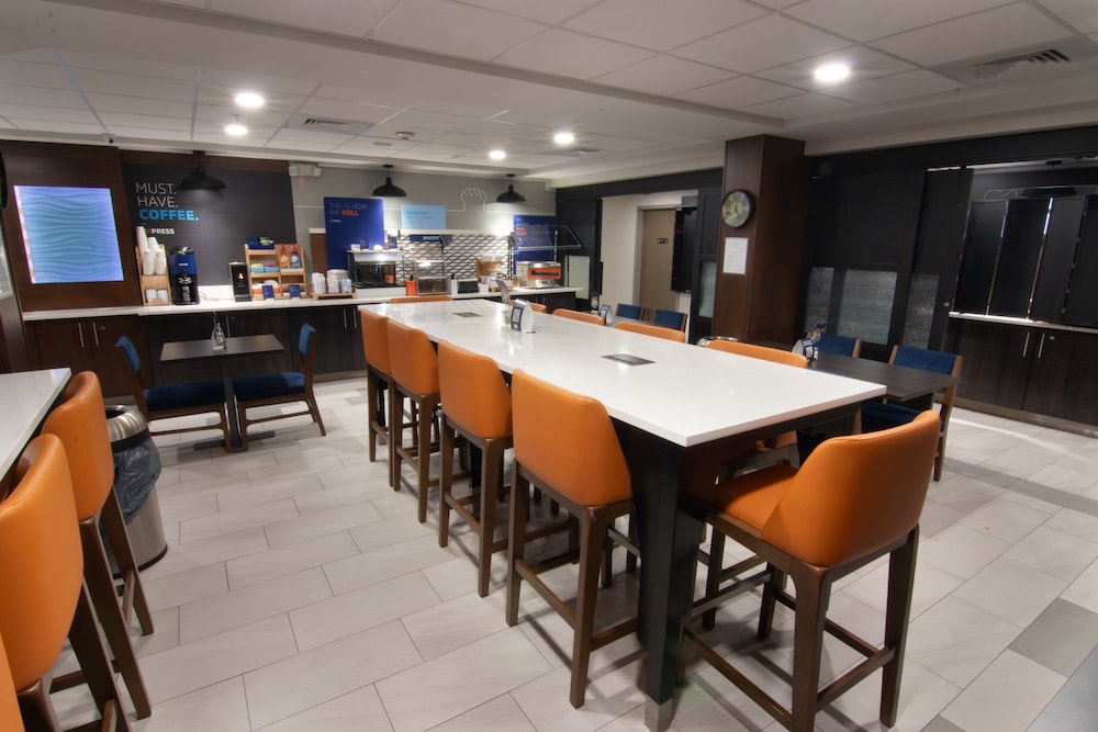 Holiday Inn Express & Suites Ft. Lauderdale Airport West by IHG - photo 49
