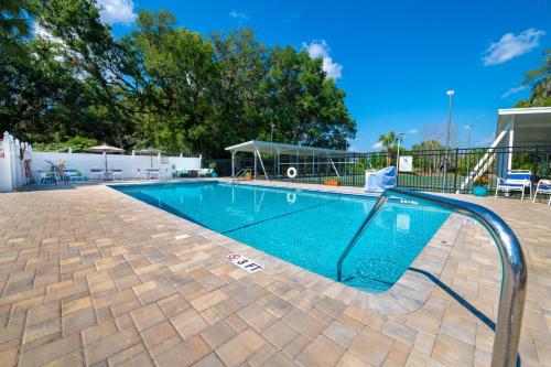 Water's Edge RV Resort - photo 11