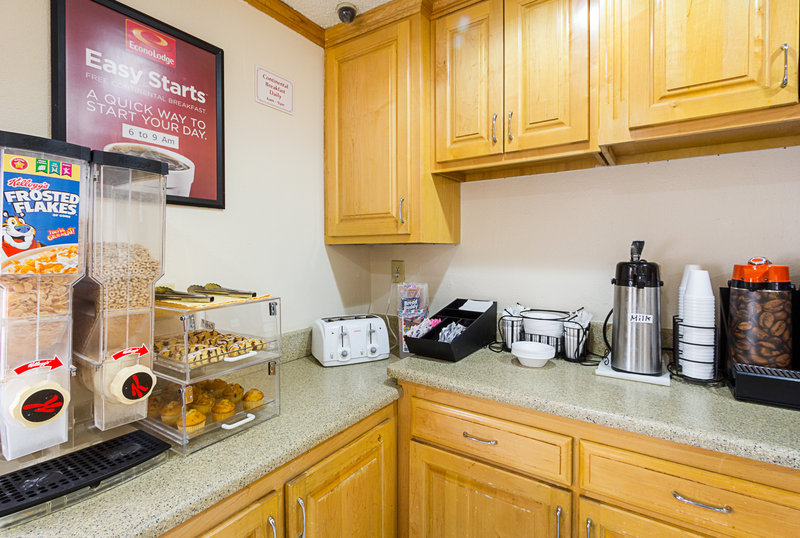 Rodeway Inn West Dodge - photo 4