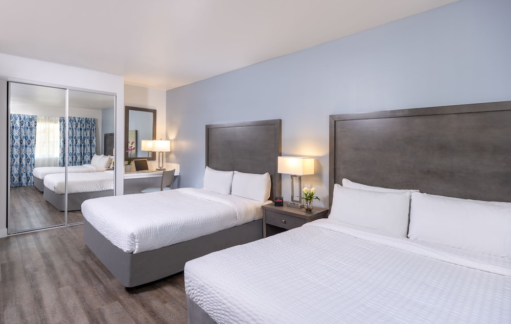 Beachfront Inn and Suites at Dana Point - photo 3