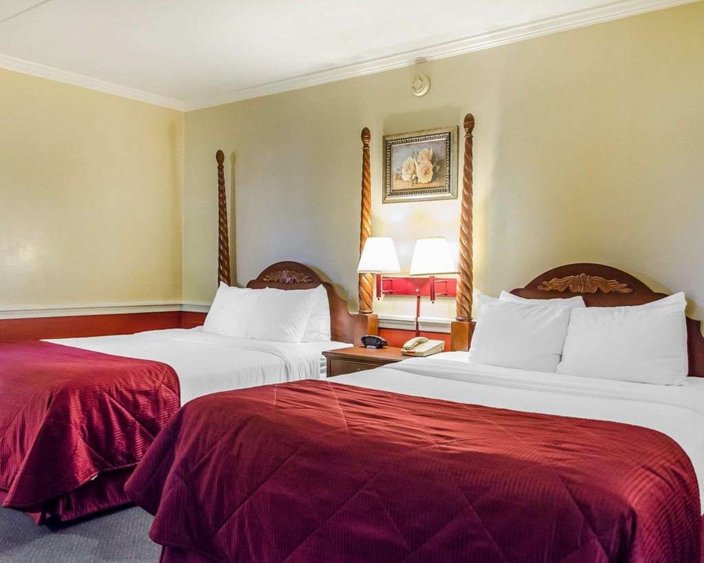 Clarion Inn Strasburg Lancaster - photo 11
