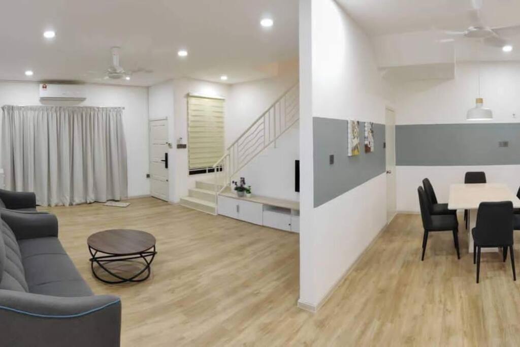 T House Nearby Kuantan East Coast Shopping Mall — 4-Star Luxury Hotel in Kuantan, Malaysia
