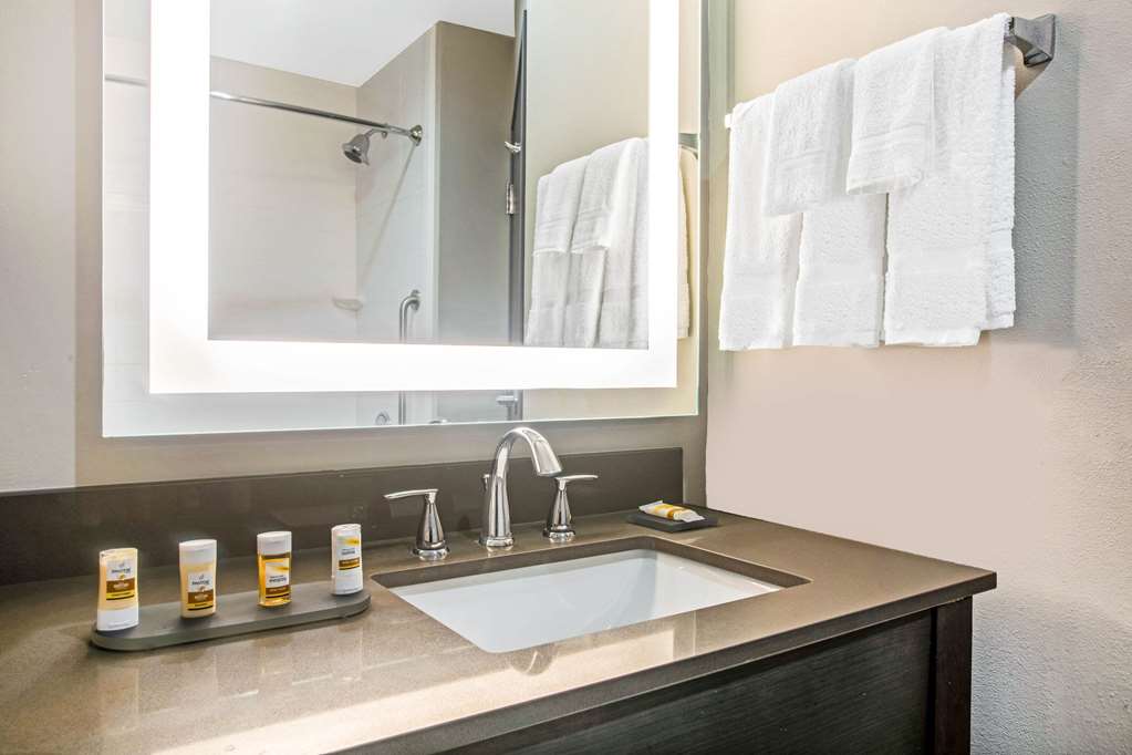 La Quinta Inn & Suites by Wyndham Ponca City - photo 20