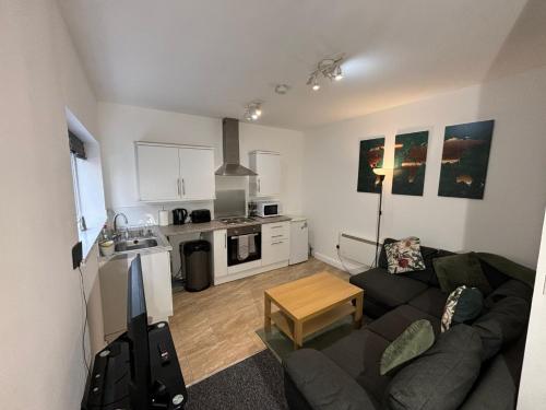 Orchard Court Spacious One Bedroom Apartment With Extra Sofa Bed 17296064 — Wednesbury