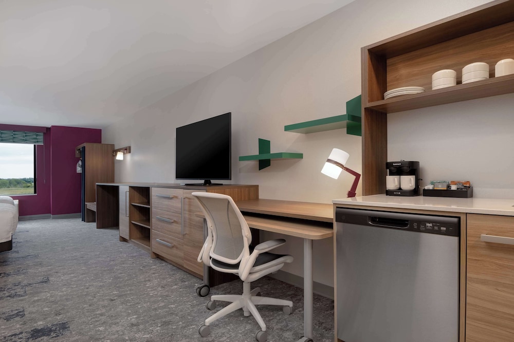 Home2 Suites by Hilton Sheboygan - photo 21