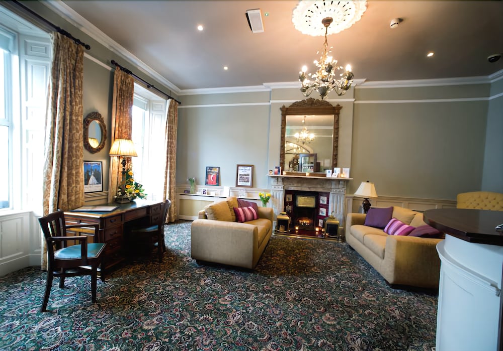 Brogans Bar & Hotel
