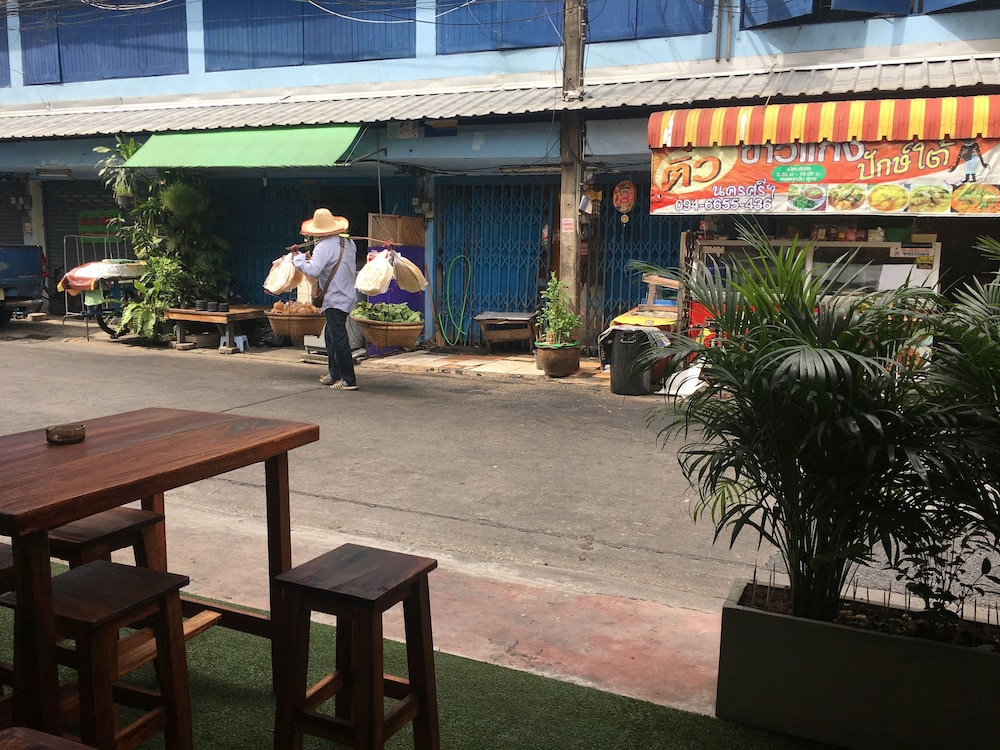 The Baan Nathong