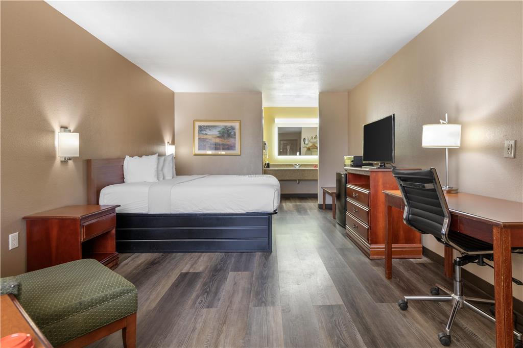 SureStay Plus Hotel By Best Western Poteau - photo 14