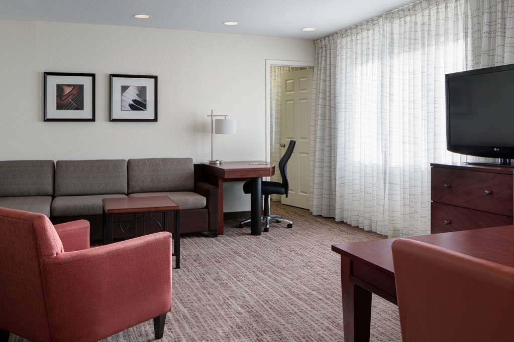Sonesta ES Suites Dallas Medical Market Center - photo 6