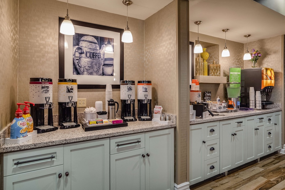 Hampton Inn San Francisco Airport - photo 49