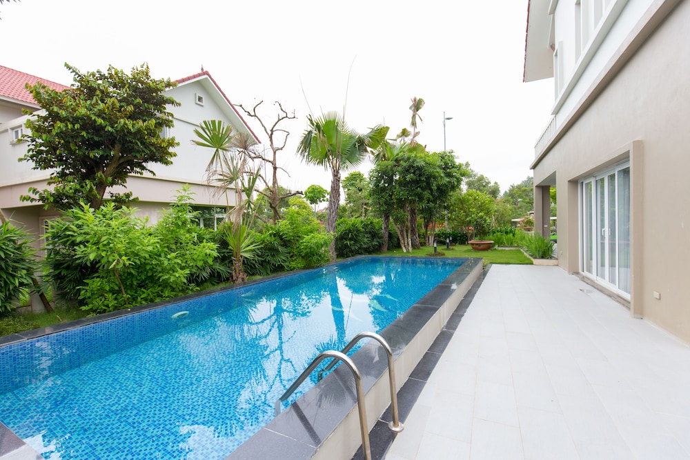 XanhVillas Resort & Spa — 4-Star Luxury Hotel in Hanoi, Vietnam