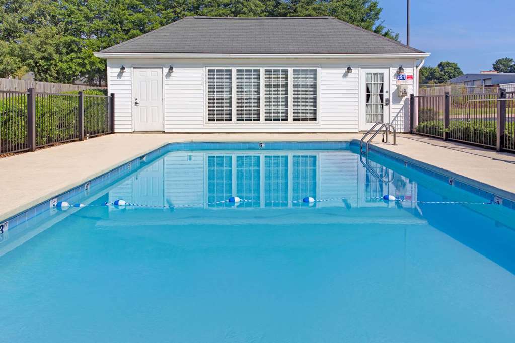 Baymont by Wyndham Sanford - photo 6