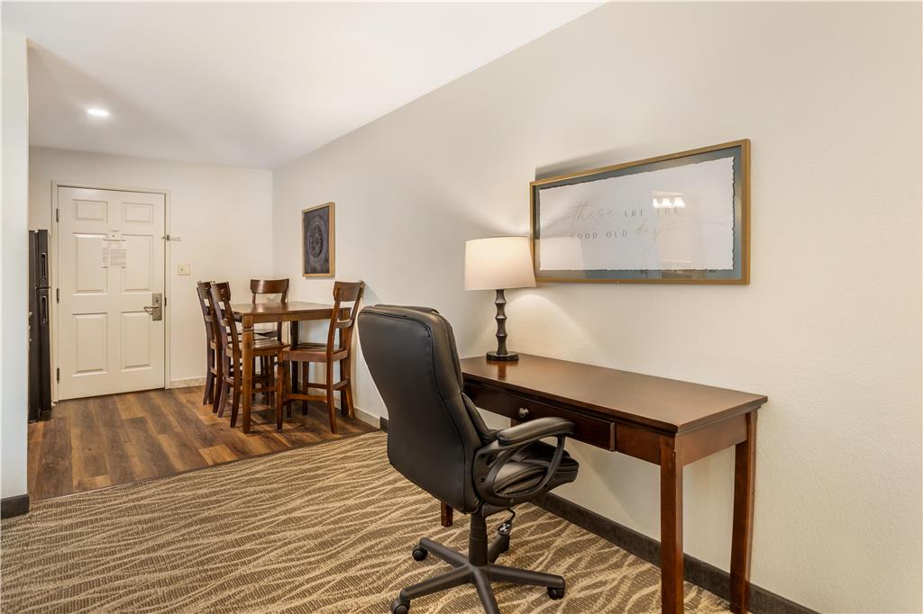 Best Western Plus Valdosta Hotel & Suites - photo 15