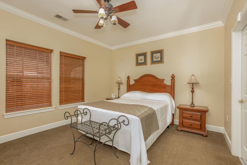 Grand Regency Resort - last minute hotel in Branson