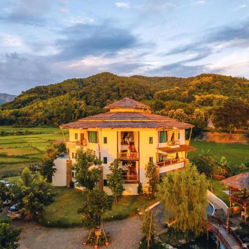 Pupah Kanna Pua ปู๋ ป๋าล์ คันนา ปัว in Pua, Thailand