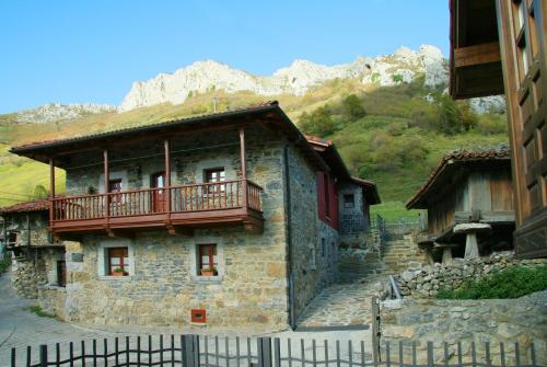 Casas Rurales Prieto — hotel in Barzana