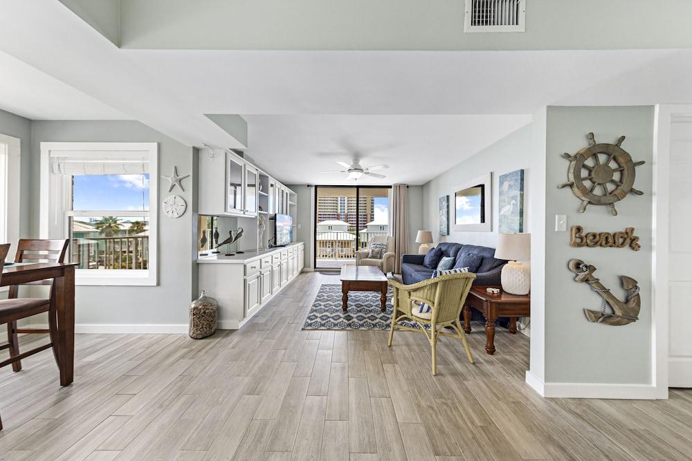 Compass Point Condominium — 4-Star Luxury Hotel in Gulf Shores, United States