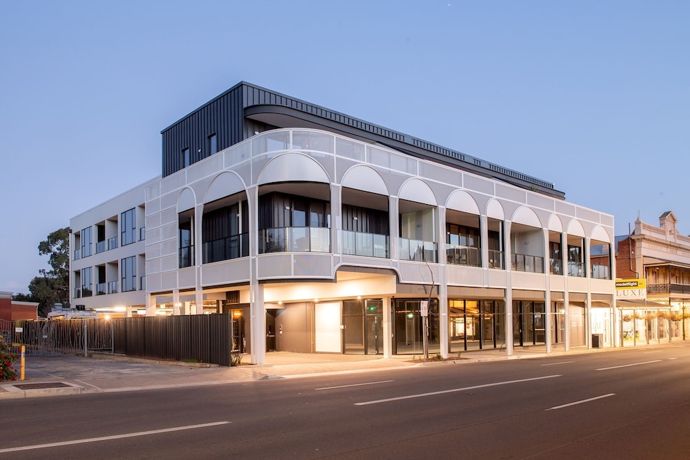 Grow at Goodwood — 4-Star Luxury Hotel in Goodwood, Australia