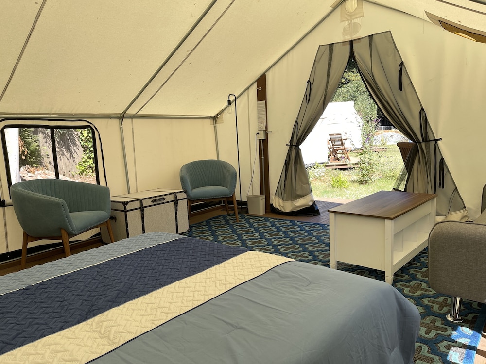 Surrey Resort - photo 11
