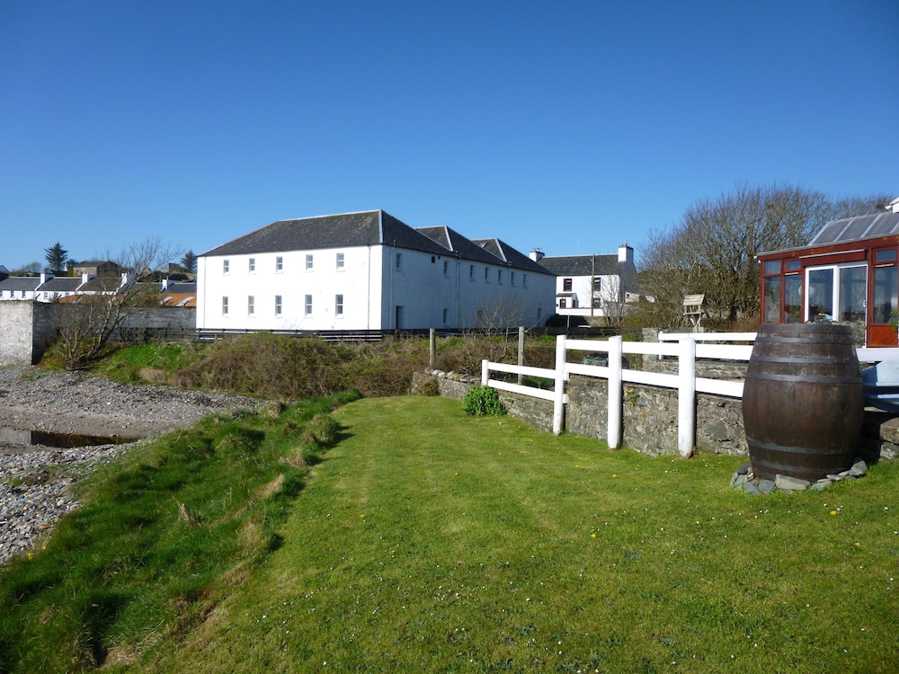 Port Charlotte Youth Hostel — 4-Star Luxury Hotel in Isle Of Islay, United Kingdom