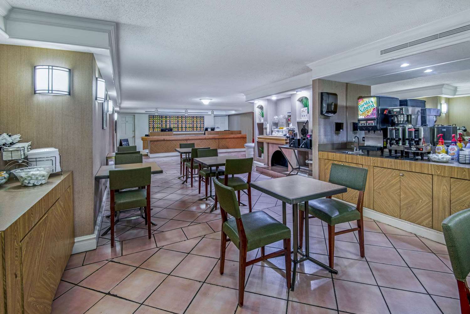 La Quinta Inn by Wyndham San Antonio I 35 N at Rittiman Rd - photo 18