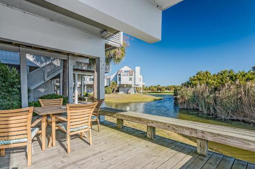 Fenton House Villa BHI — 4-Star Luxury Hotel in Southport, United States