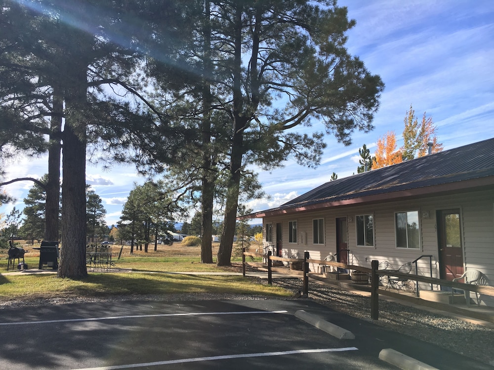 Mountain Landing Suites & RV Park - photo 14