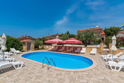 Casa Jelena with Shared Pool — 4-Star Luxury Hotel in Kastelir, Croatia